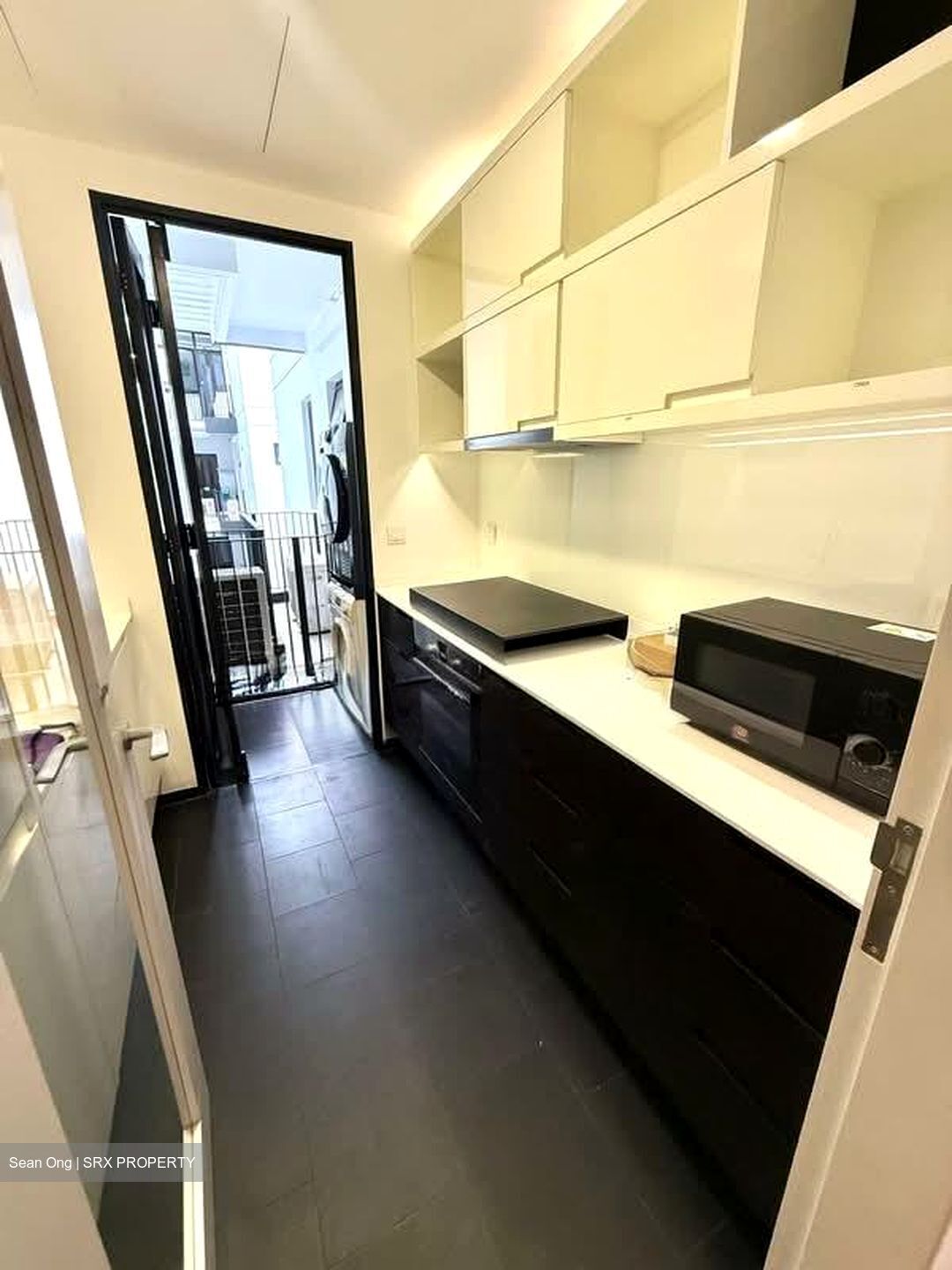 Village @ Pasir Panjang (D5), Condominium #582245551